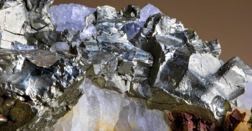 Silver Quartz Meaning and Spiritual Properties